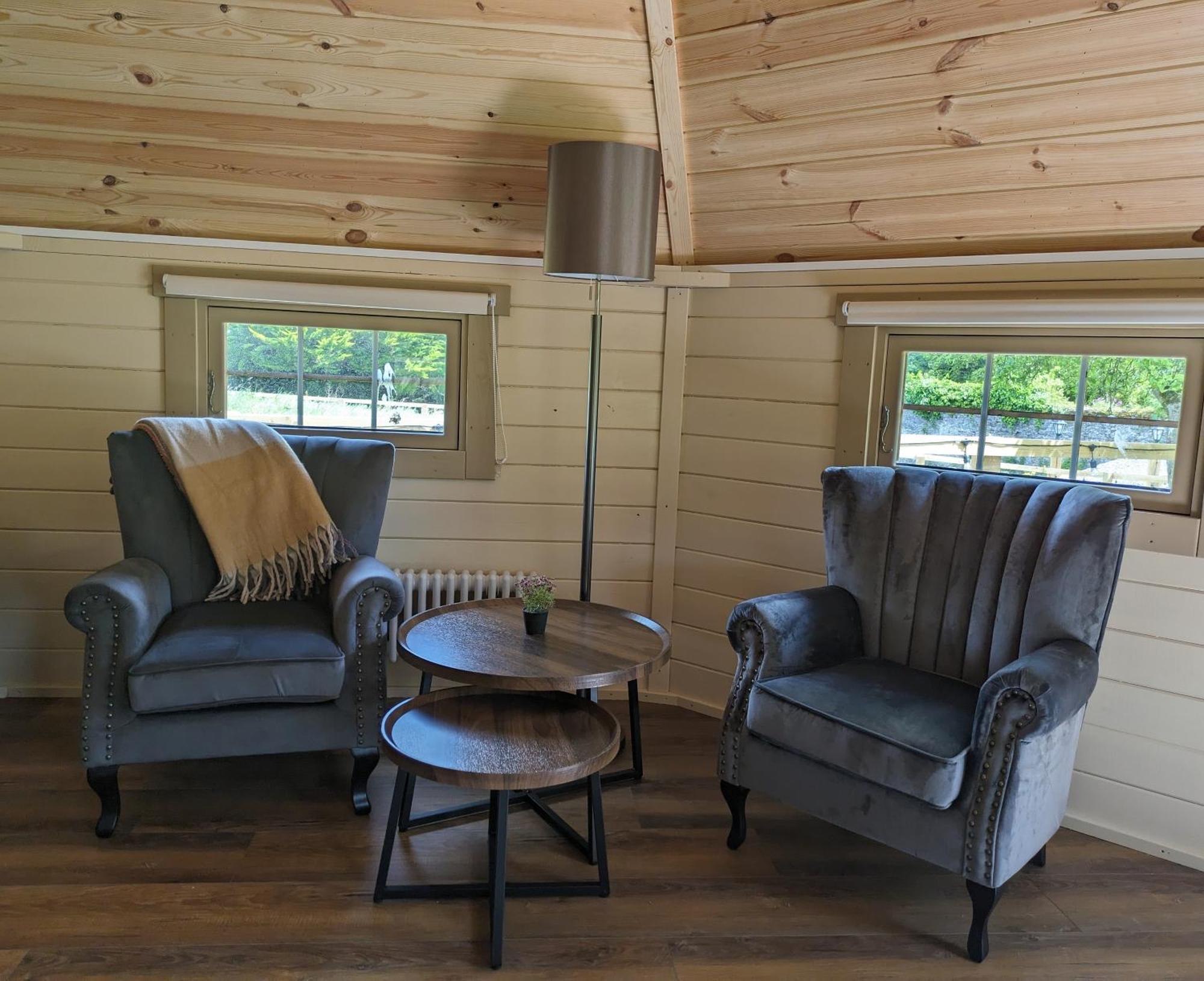 Apple Blossom Glamping Килкени Екстериор снимка